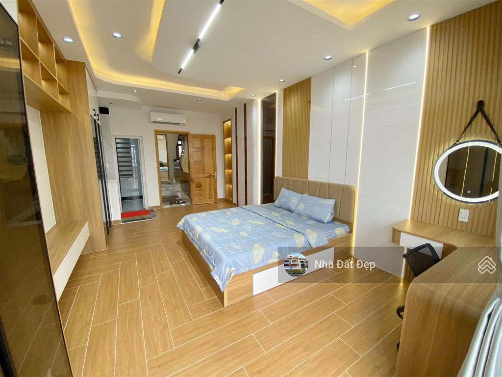 Nhà mới có thang máy 6 lầu full nội thất 4x20m mặt tiền đường nhựa 12m lê văn quới giáp q. tân phú