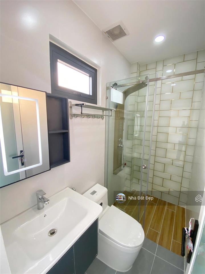 Nhà mới 5 tấm, có thang máy, full nội thất 4x15m hẻm nhựa đẹp 8m 1 sẹc lê văn quới