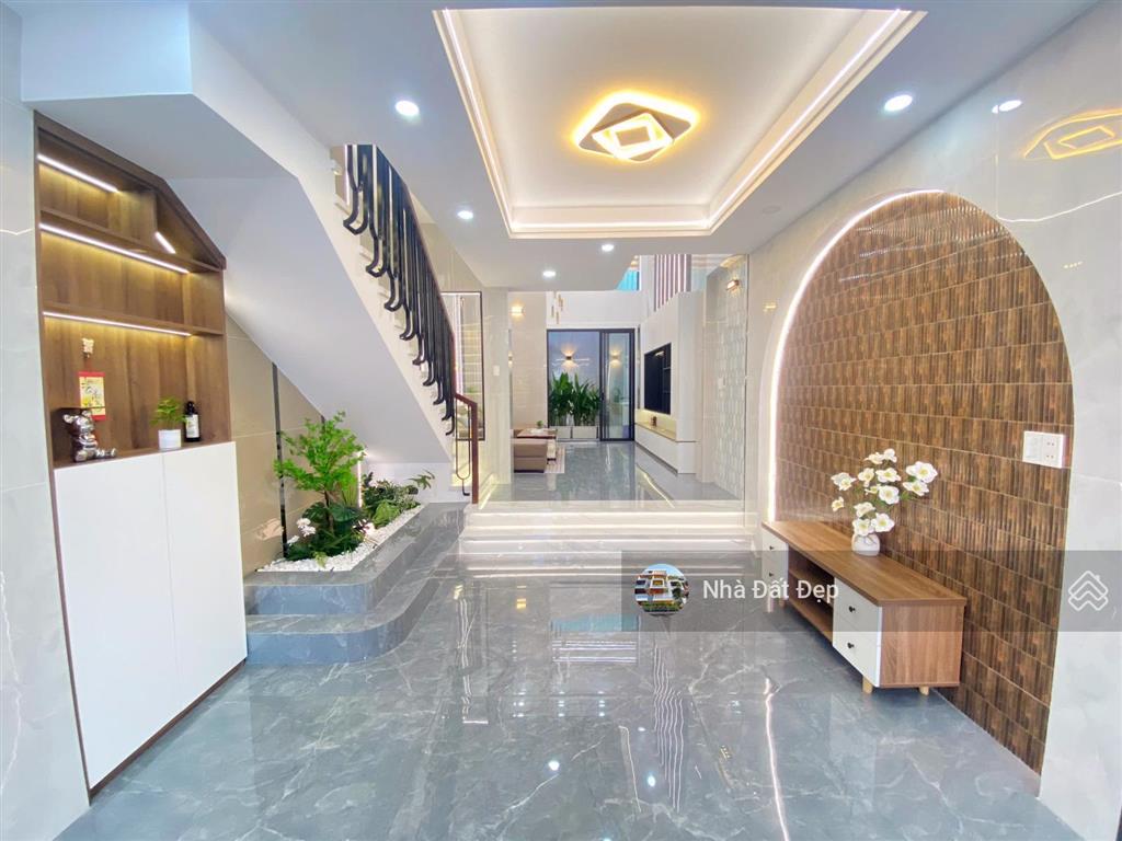 Nhà siêu đẹp 4,5 tấm, 4x14m đường nhựa 8m thông thoáng đồng bộ cao cấp khu tái định cư