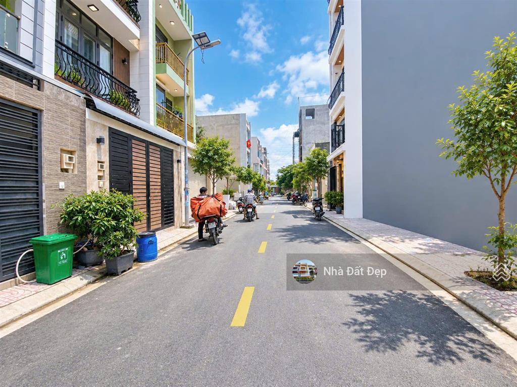 Nhà siêu đẹp 4,5 tấm, 4x14m đường nhựa 8m thông thoáng đồng bộ cao cấp khu tái định cư