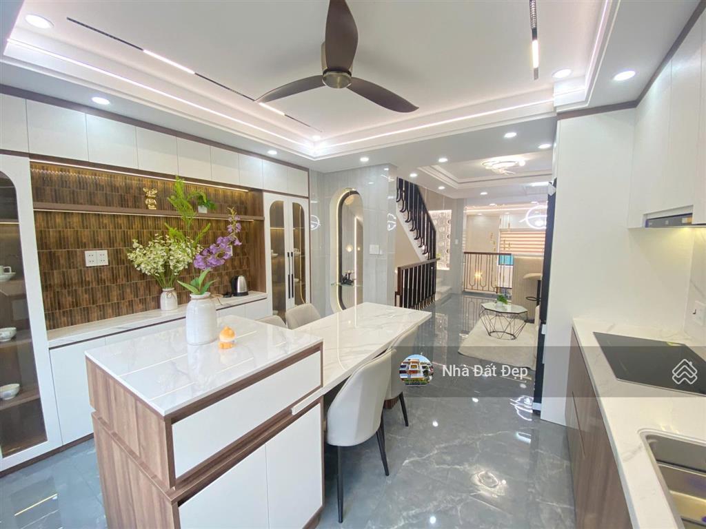 Nhà siêu đẹp 4,5 tấm, 4x14m đường nhựa 8m thông thoáng đồng bộ cao cấp khu tái định cư