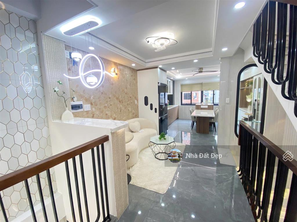 Nhà siêu đẹp 4,5 tấm, 4x14m đường nhựa 8m thông thoáng đồng bộ cao cấp khu tái định cư