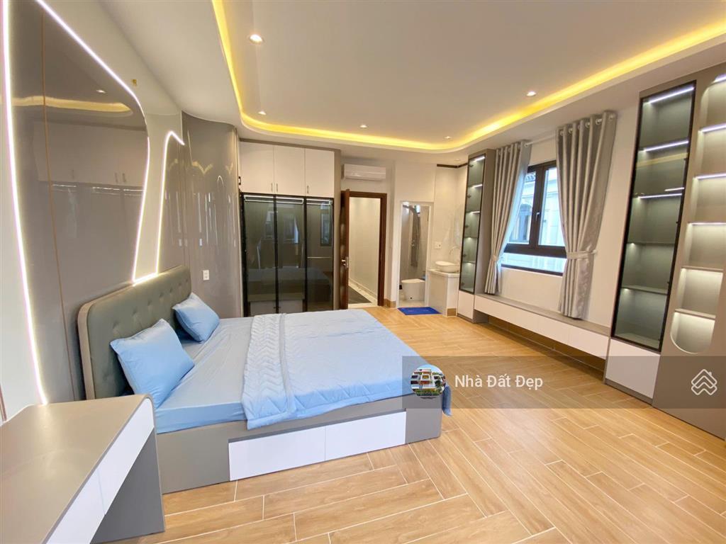 Nhà mới góc 2 mặt tiền có thang máy 5,5 tấm full nội thất 4,8x14m. đường nhựa 8m lê văn quới