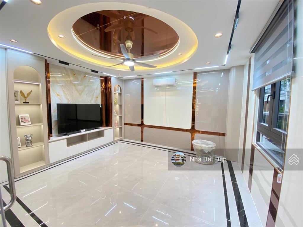 Nhà mới góc 2 mặt tiền có thang máy 5,5 tấm full nội thất 4,8x14m. đường nhựa 8m lê văn quới