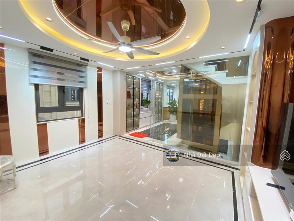 Nhà mới góc 2 mặt tiền có thang máy 5,5 tấm full nội thất 4,8x14m. đường nhựa 8m lê văn quới