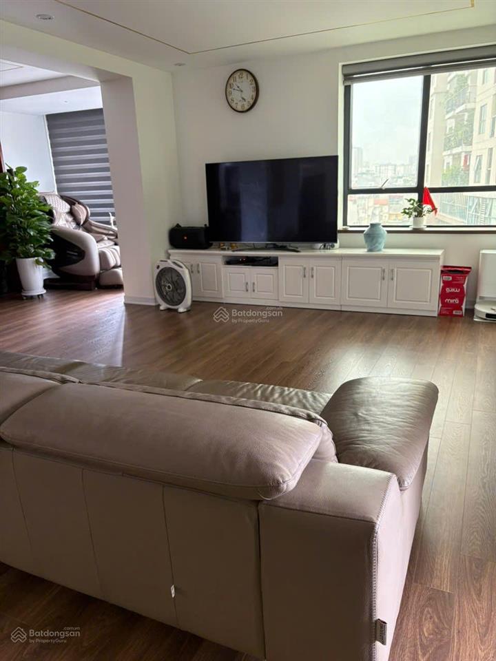 Bán cc 4pn, 3wc, 170m2 tại khu đô thị mới dịch vọng, 79 triệu/m2  sdcc   0963 815 ***