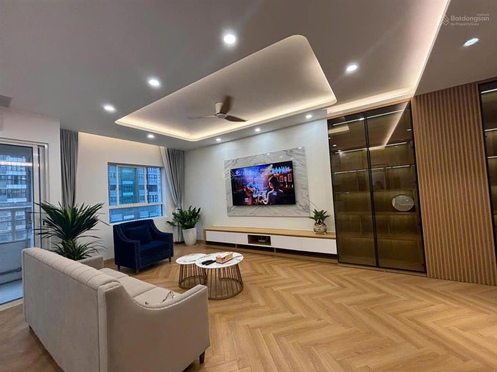 Bán gấp căn hộ 18t1  3n2vs nhà đẹp  116m2  9tỷ   0963 815 ***