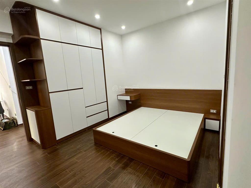 Nhà đẹp cần bán gấp  tại n09b1 thành thái  89m2  2 ngủ 2 vệ sinh  0963 815 ***