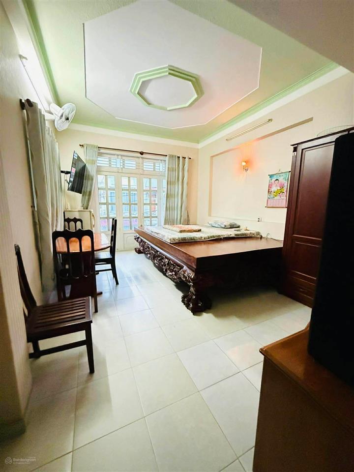 Chính chủ bán gấp nhà 3 tầng ngang 5m khu vip cv làng hoa. 85m2. đường 8m. nhỉn 9ty