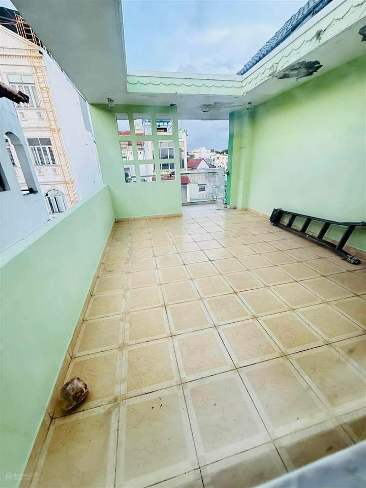 Chính chủ bán gấp nhà 3 tầng ngang 5m khu vip cv làng hoa. 85m2. đường 8m. nhỉn 9ty