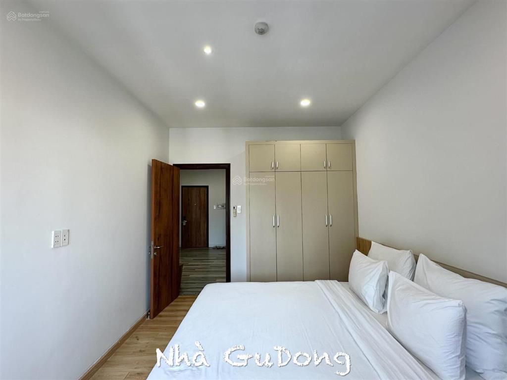 Cho thuê căn hộ 2pn gần vòng xoay lăng cha cả và công viên hoàng văn thụ
