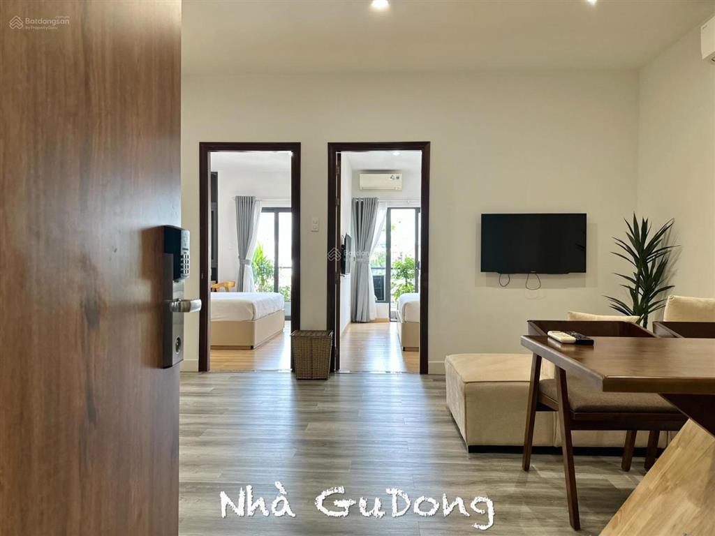 Cho thuê căn hộ 2pn gần vòng xoay lăng cha cả và công viên hoàng văn thụ