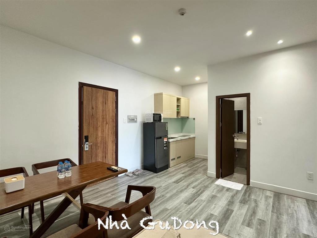 Cho thuê căn hộ 2pn gần vòng xoay lăng cha cả và công viên hoàng văn thụ