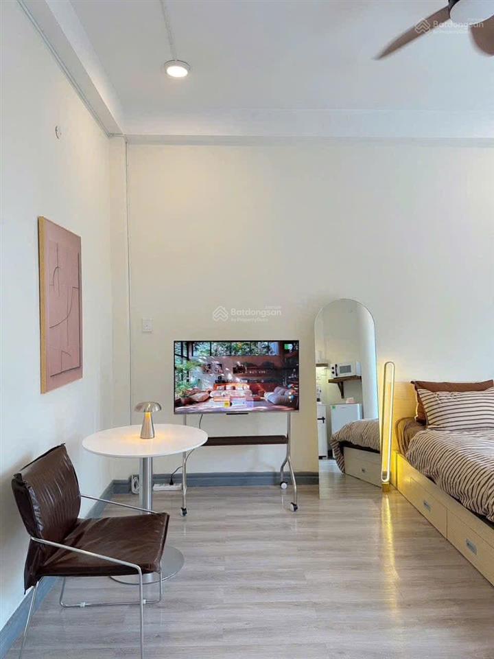 Cho thuê phòng đầy đủ nội thất gầm k300 gần chợ hoàng hoa thám, quận tân bình