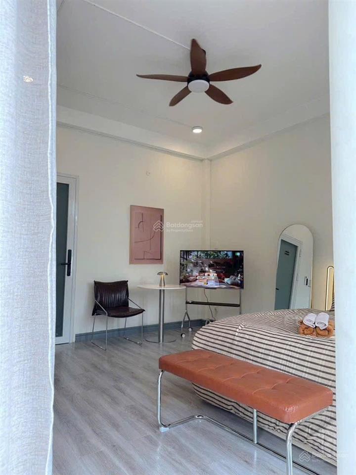 Cho thuê phòng đầy đủ nội thất gầm k300 gần chợ hoàng hoa thám, quận tân bình