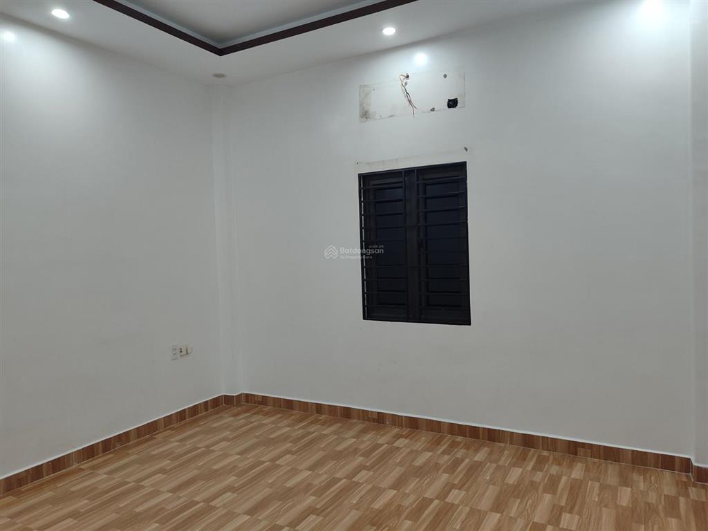 Hàng hiếm quán trữ nhà 3 tầng, 66m2, sổ đỏ, chỉ hơn 3 tỷ!