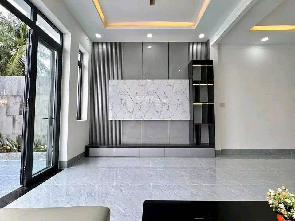 Kèo thơm xuất hiện !!! cần bán gấp căn nhà lầu sổ riêng, thổ cư 100% gần trạm thu phí bửu long