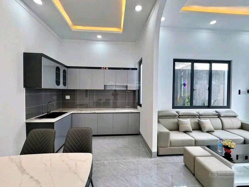 Kèo thơm xuất hiện !!! cần bán gấp căn nhà lầu sổ riêng, thổ cư 100% gần trạm thu phí bửu long