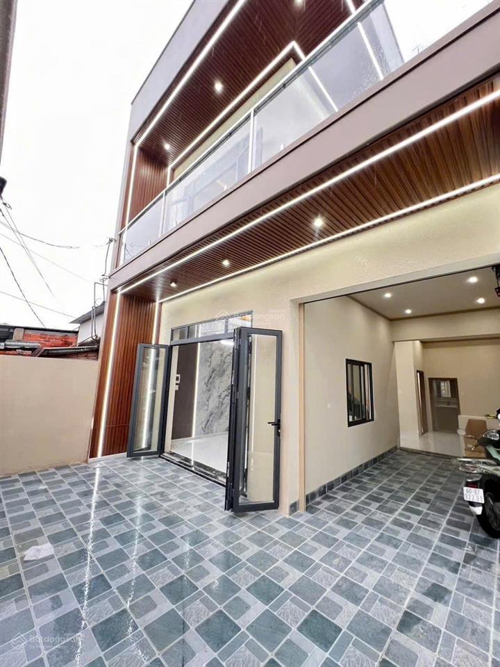 Chủ ngộp cần bán gấp căn biệt thự sổ riêng, thổ cư 100% gần cây xăng 75  trục đường đồng khởi