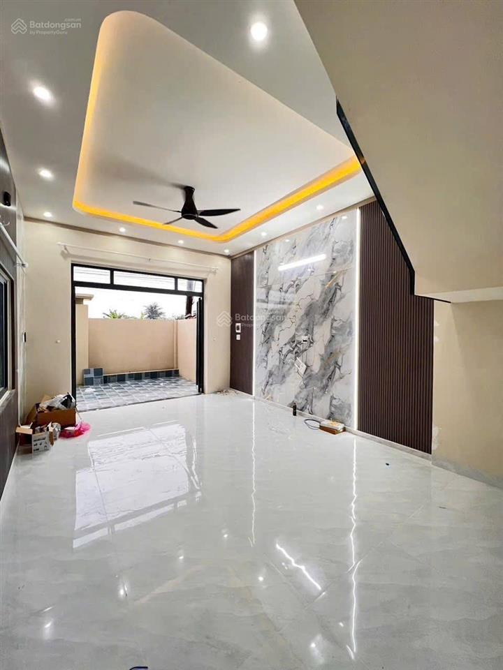 Chủ ngộp cần bán gấp căn biệt thự sổ riêng, thổ cư 100% gần cây xăng 75  trục đường đồng khởi