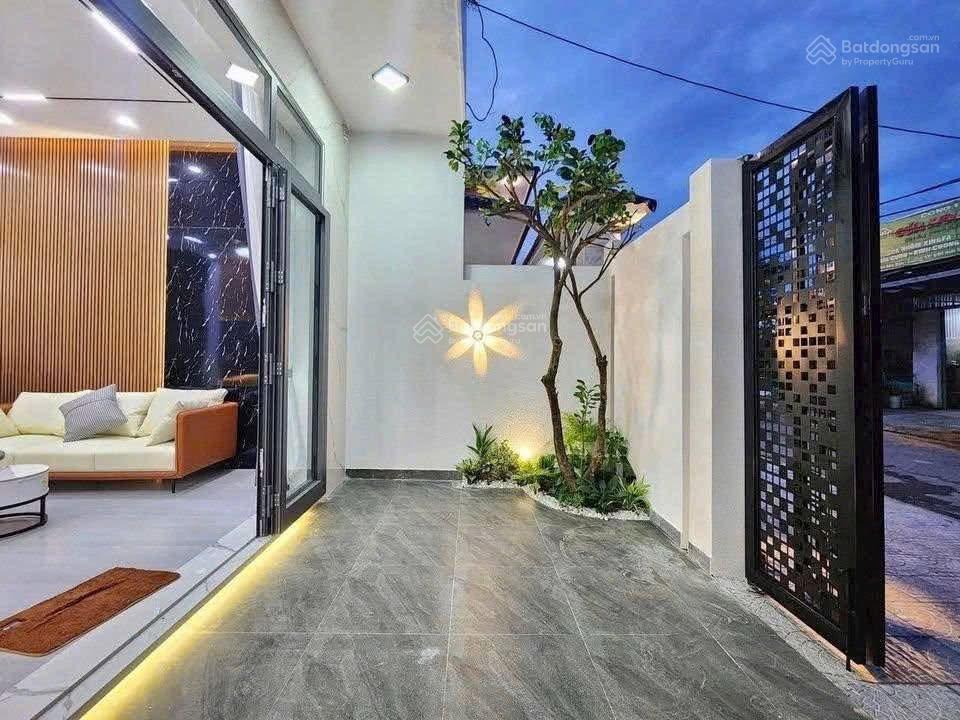 Bán căn biệt thự góc 2 mặt tiền kinh doanh trong kdc đông đúc gần văn miếu trấn biên  700tr sở hữu