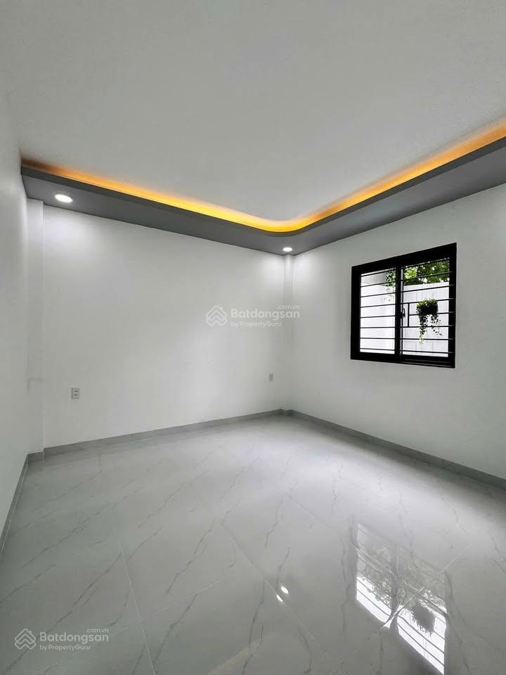 Cô chú đi nước ngoài cần bán nhanh căn nhà mới xây ngay chợ thạnh phú  500tr sang tên ngay