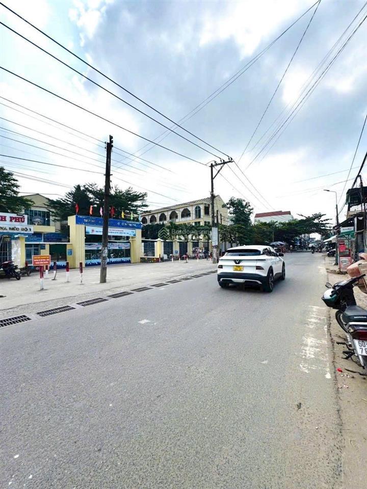 Bán lô đất mặt tiền kinh doanh buôn bán ngay, đường nhựa 32m, sổ riêng, thổ cư ngay chợ thạnh phú