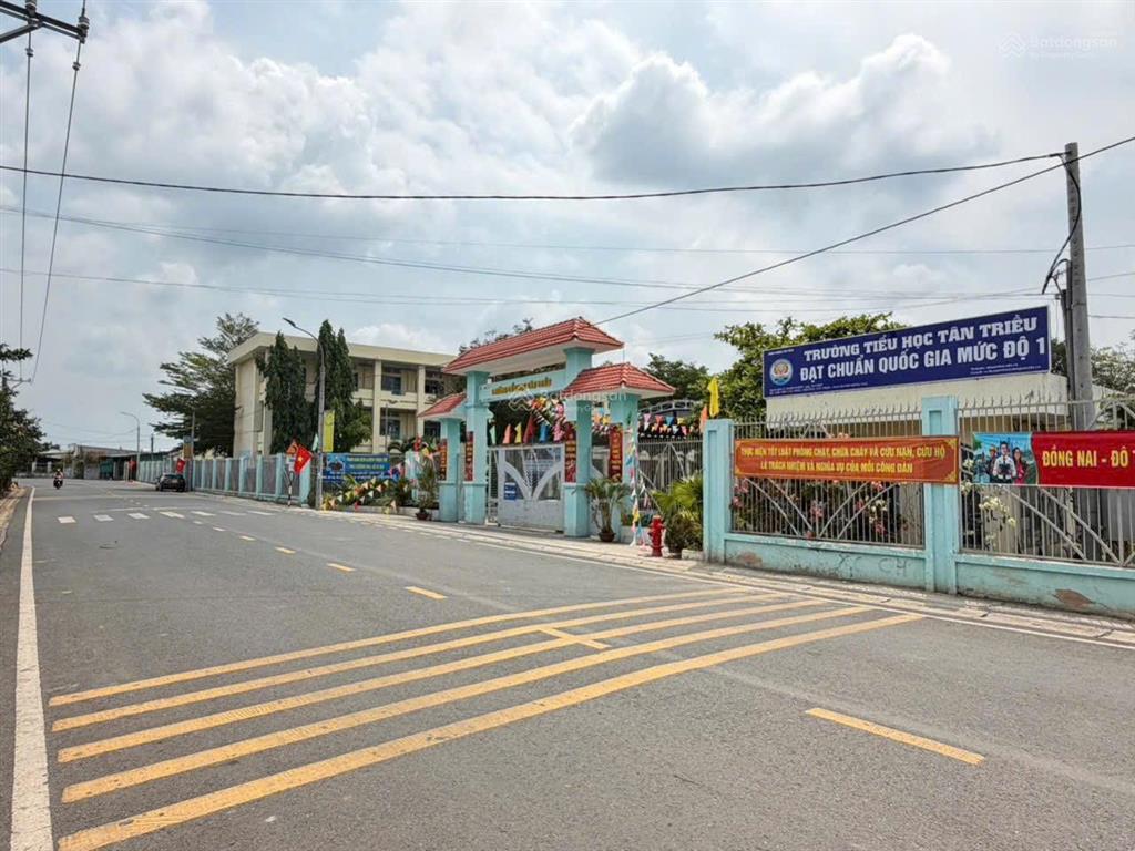 Cần bán lô góc 2 mặt tiền đường lớn hương lộ 9 ngay trường tiểu học tân triều  sổ riêng, thổ cư