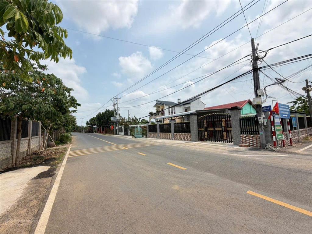 Cần bán lô góc 2 mặt tiền đường lớn hương lộ 9 ngay trường tiểu học tân triều  sổ riêng, thổ cư
