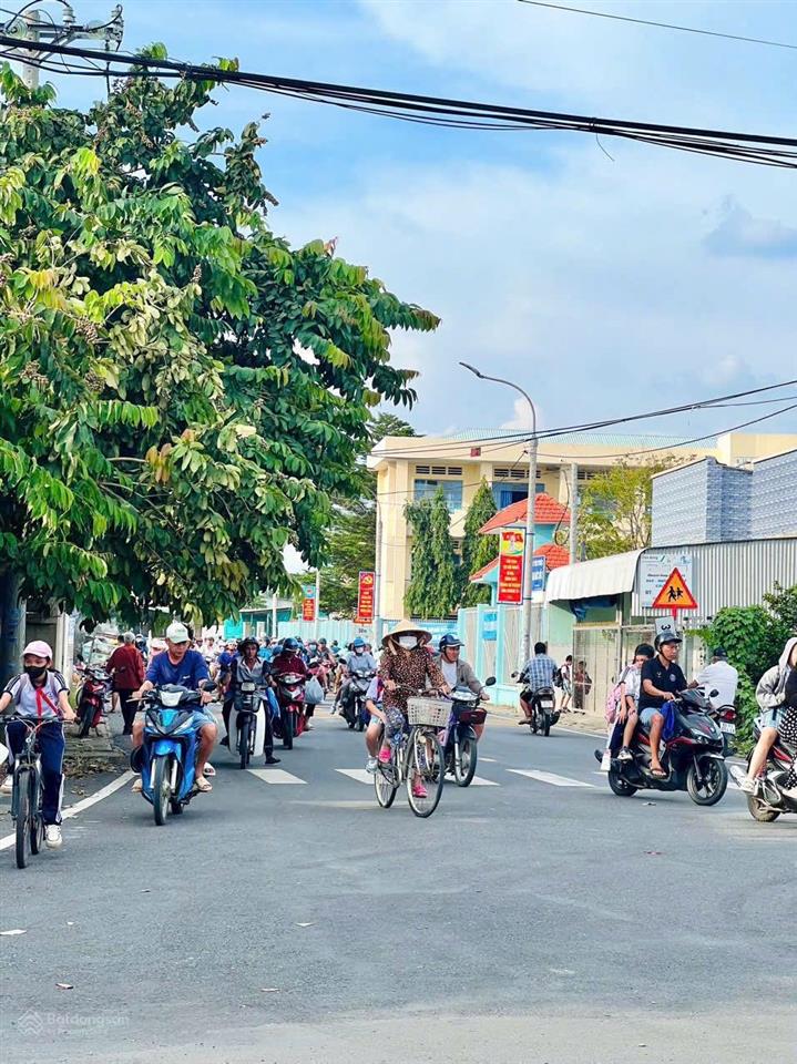 Cần bán lô góc 2 mặt tiền đường lớn hương lộ 9 ngay trường tiểu học tân triều  sổ riêng, thổ cư