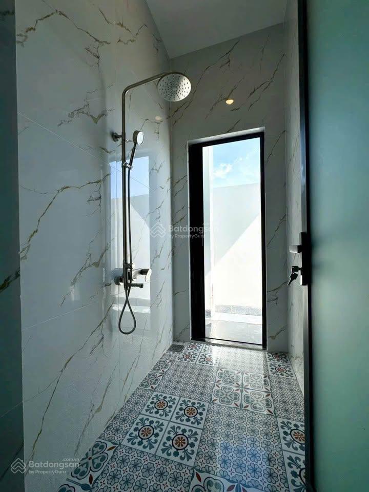 Chính chủ cần bán căn cấp 4 sổ riêng, thổ cư 100% gần cây xăng đức hưng  300tr sang tên ngay