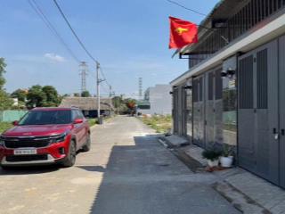 Chính chủ! bán căn nhà lầu trong kdc, đường rộng 20m gần sân golf long thành sổ riêng, 100% thổ cư