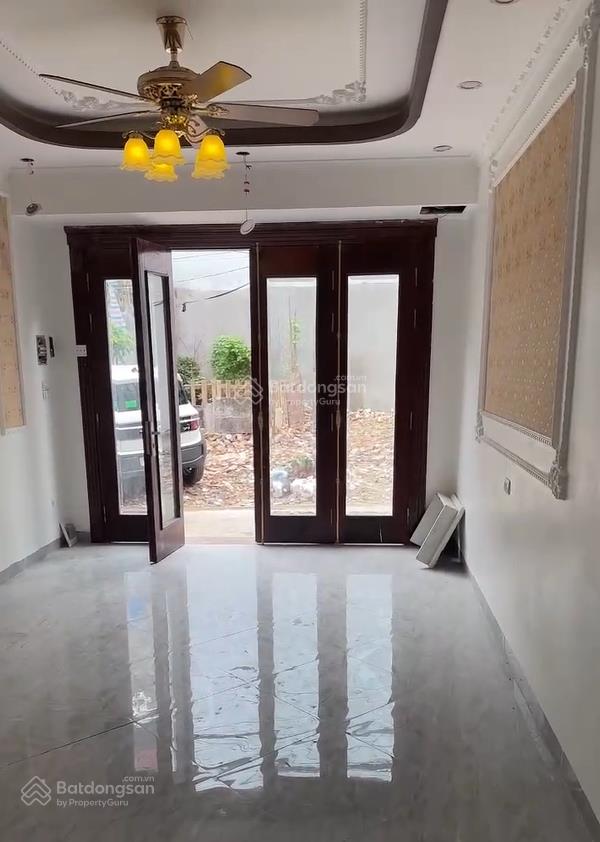 Bán nhanh căn góc 5 tầng ngõ 281 phú diễn, sát ngay ub phường, trạm y tế, nhà đẹp, có thang máy