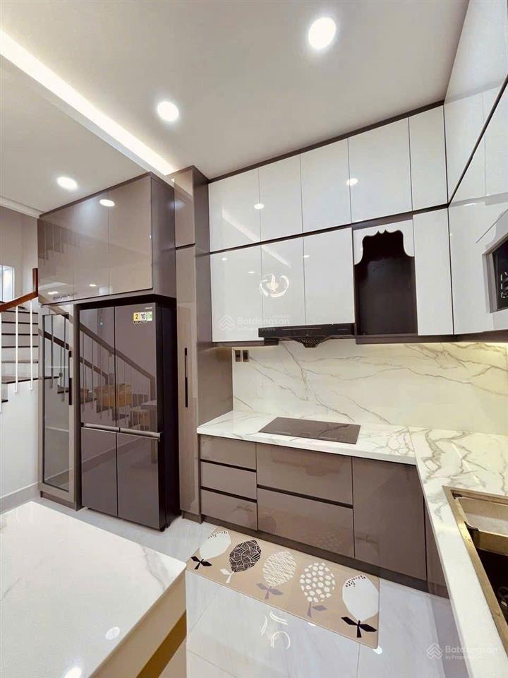 Cho thuê nhà mới đẹp, nội thất xịn, hẻm xe tải đường phạm văn bạch  p15  tân bình