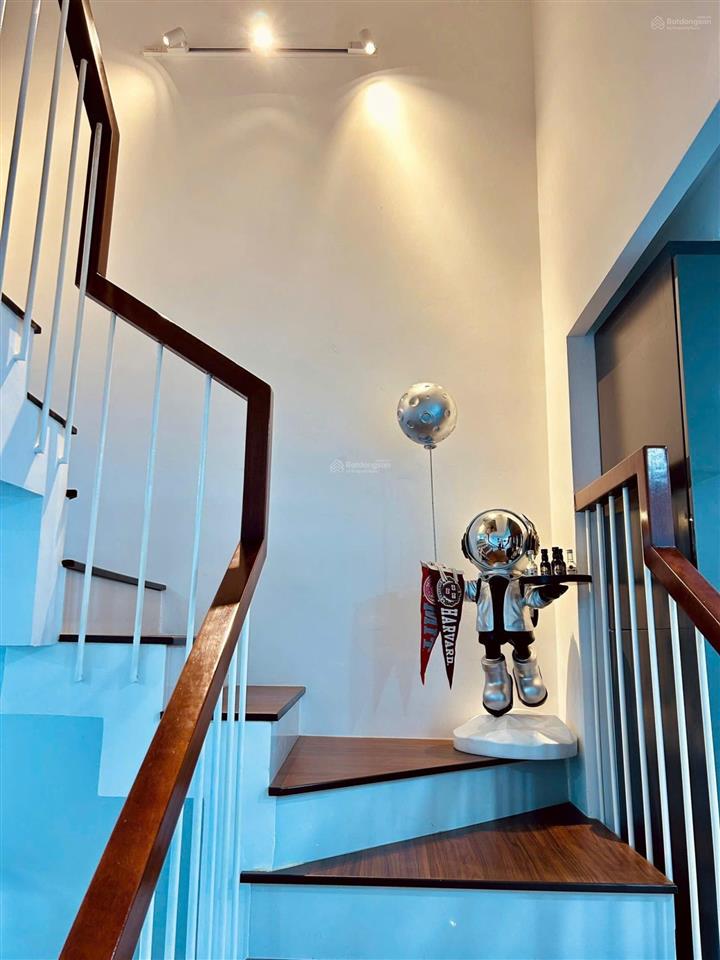 Cho thuê nhà mới đẹp, nội thất xịn, hẻm xe tải đường phạm văn bạch  p15  tân bình