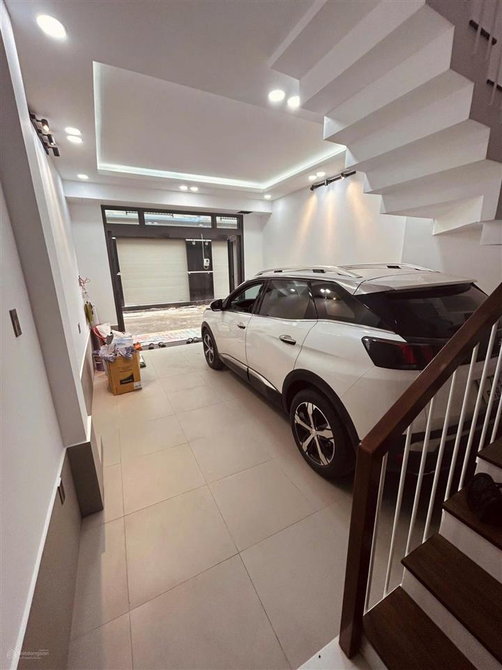Cho thuê nhà mới đẹp, nội thất xịn, hẻm xe tải đường phạm văn bạch  p15  tân bình