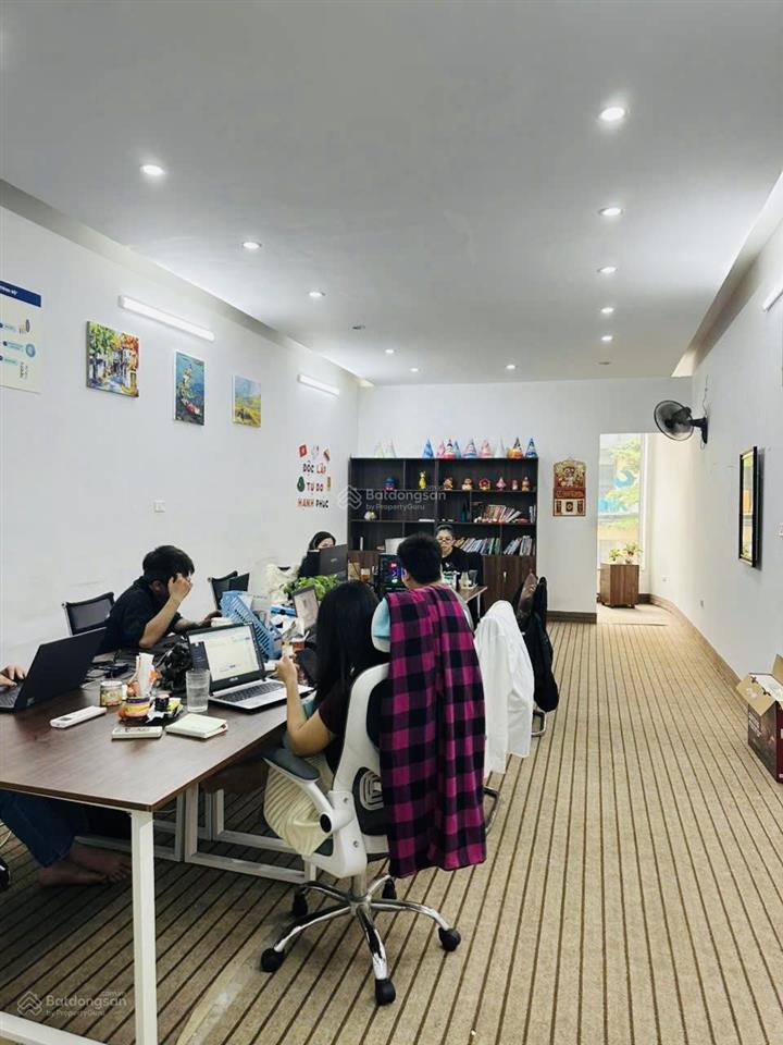 Cho thuê nhà mặt phố kinh doanh 82m2 q. đống đa  thiết kế thông sàn