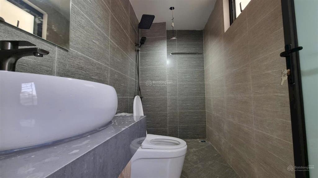 Cho thuê nhà mặt phố kinh doanh 82m2 q. đống đa  thiết kế thông sàn