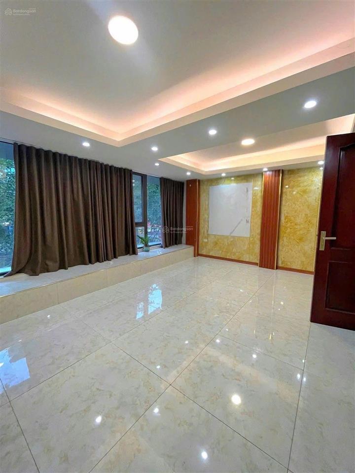 Cho thuê nhà riêng thang máy  trường chinh