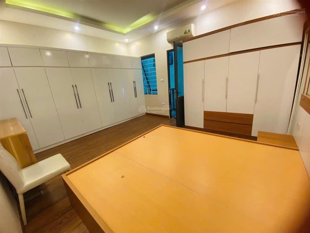 Cho thuê nhà định công đường vỉa hè oto tránh