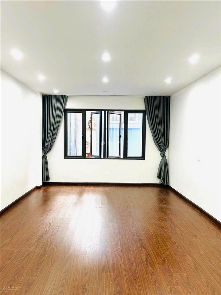 Cho thuê nhà nguyên căn ngã tư sở