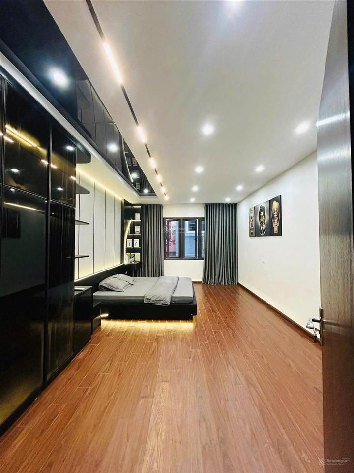 Cho thuê nhà nguyên căn ngã tư sở