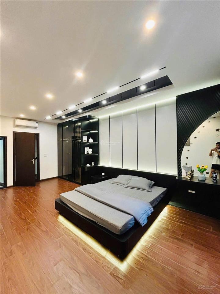 Cho thuê nhà nguyên căn ngã tư sở