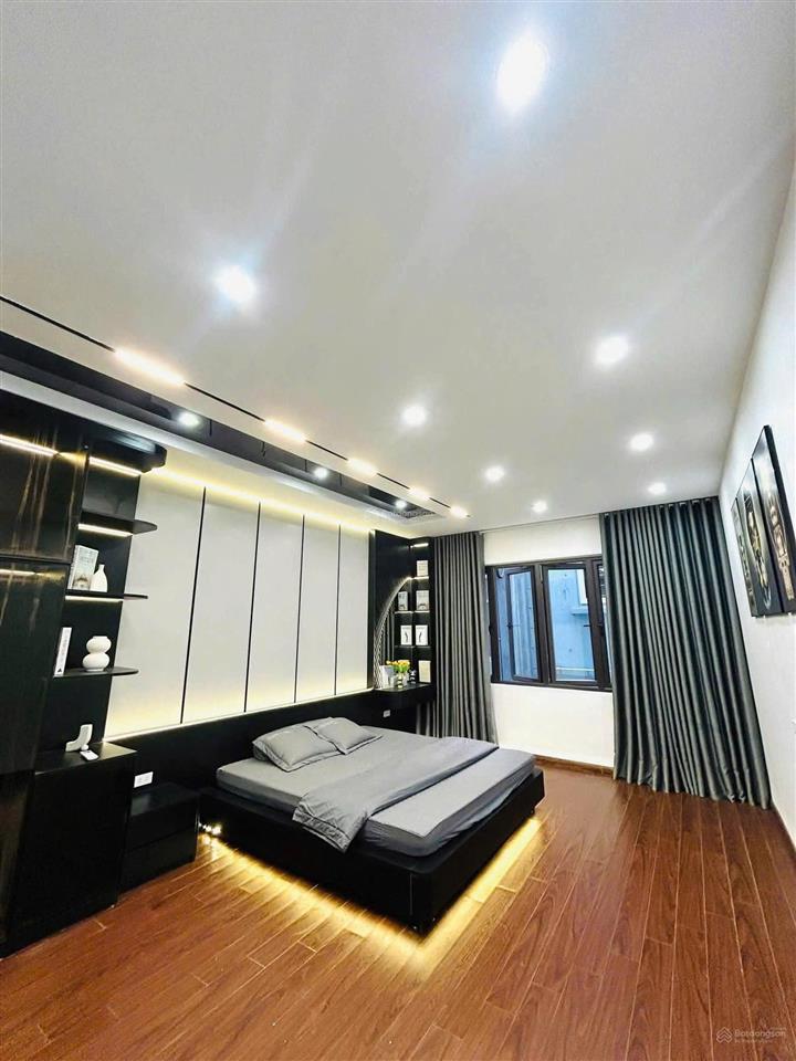Cho thuê nhà nguyên căn ngã tư sở