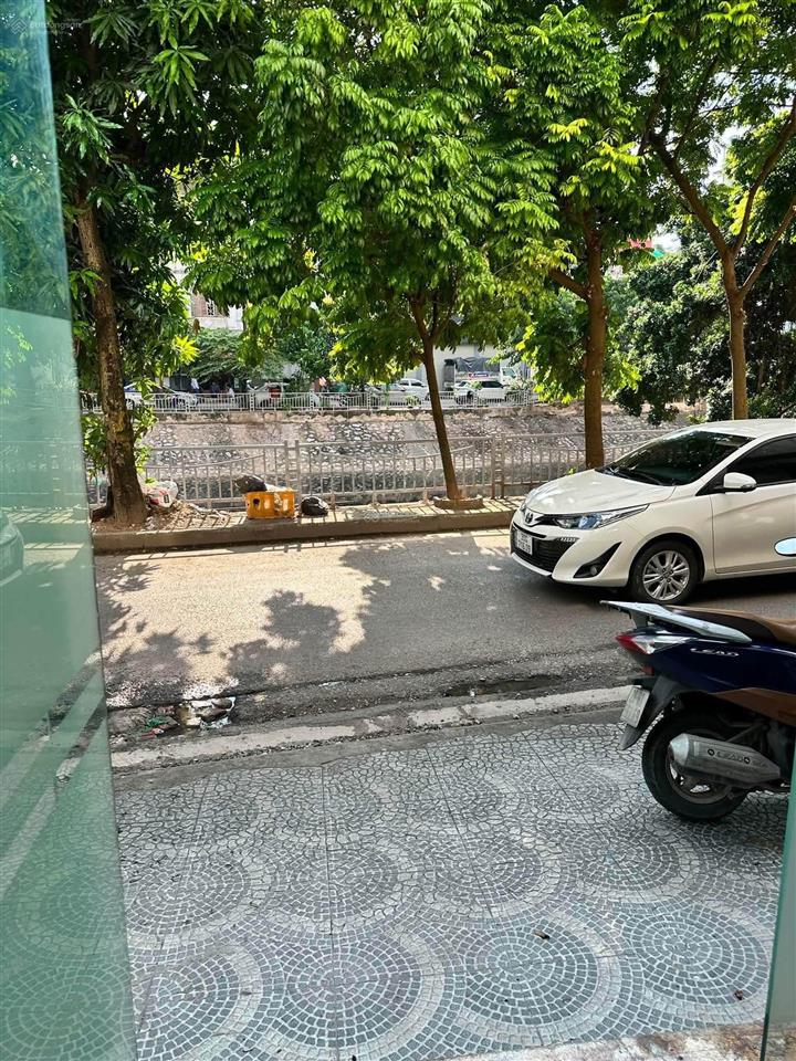 Cho thuê nhà riêng thang máy mặt bờ sông sét  gần cầu kim đồng