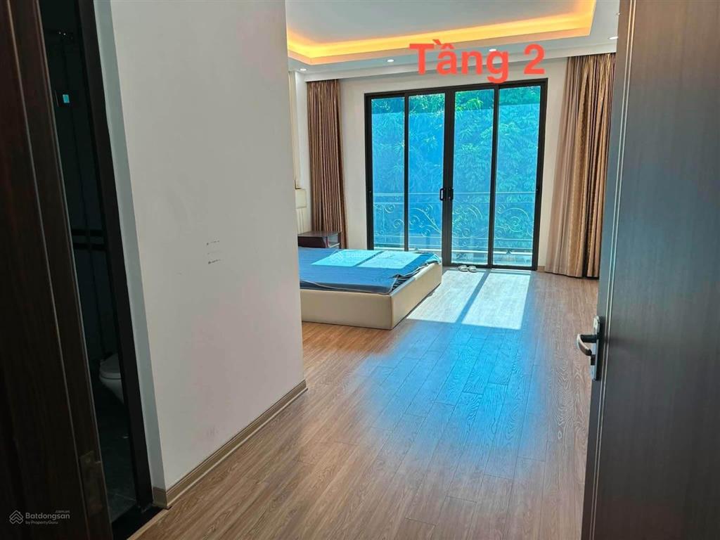Cho thuê nhà riêng thang máy mặt bờ sông sét  gần cầu kim đồng