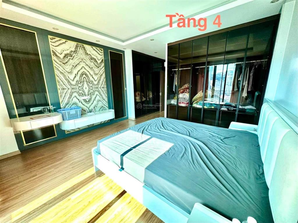 Cho thuê nhà riêng thang máy mặt bờ sông sét  gần cầu kim đồng
