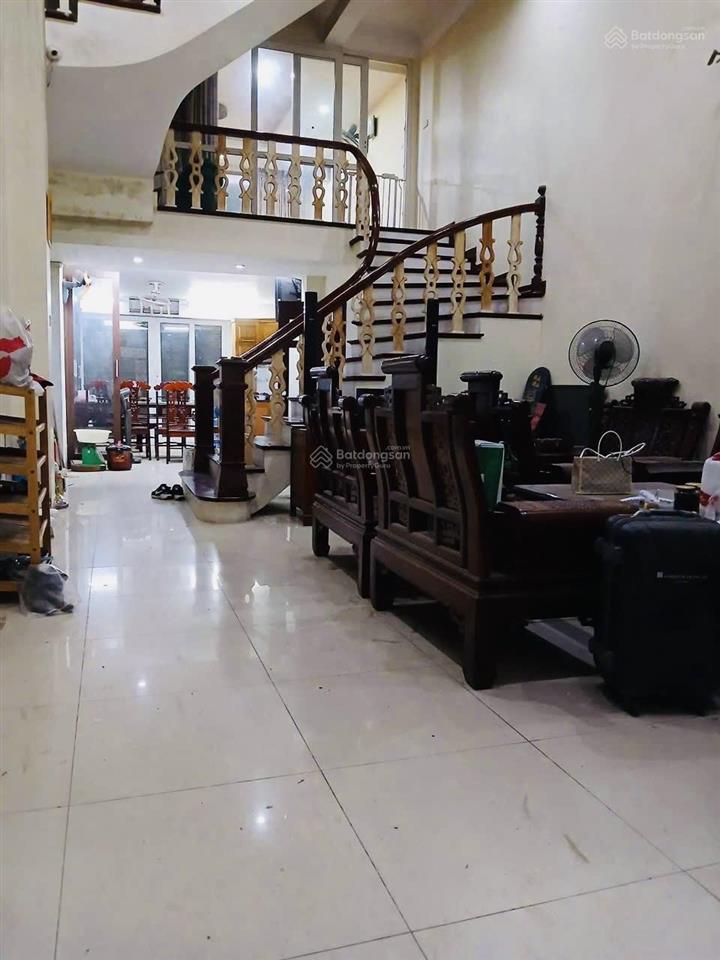 Cho thuê nhà nguyên căn lê trọng tấn  5 phòng ngủ  80m2