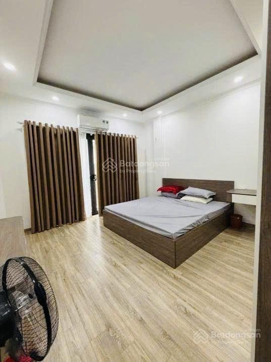 Cho thuê nhà thang máy oto vào nhà nguyễn chính