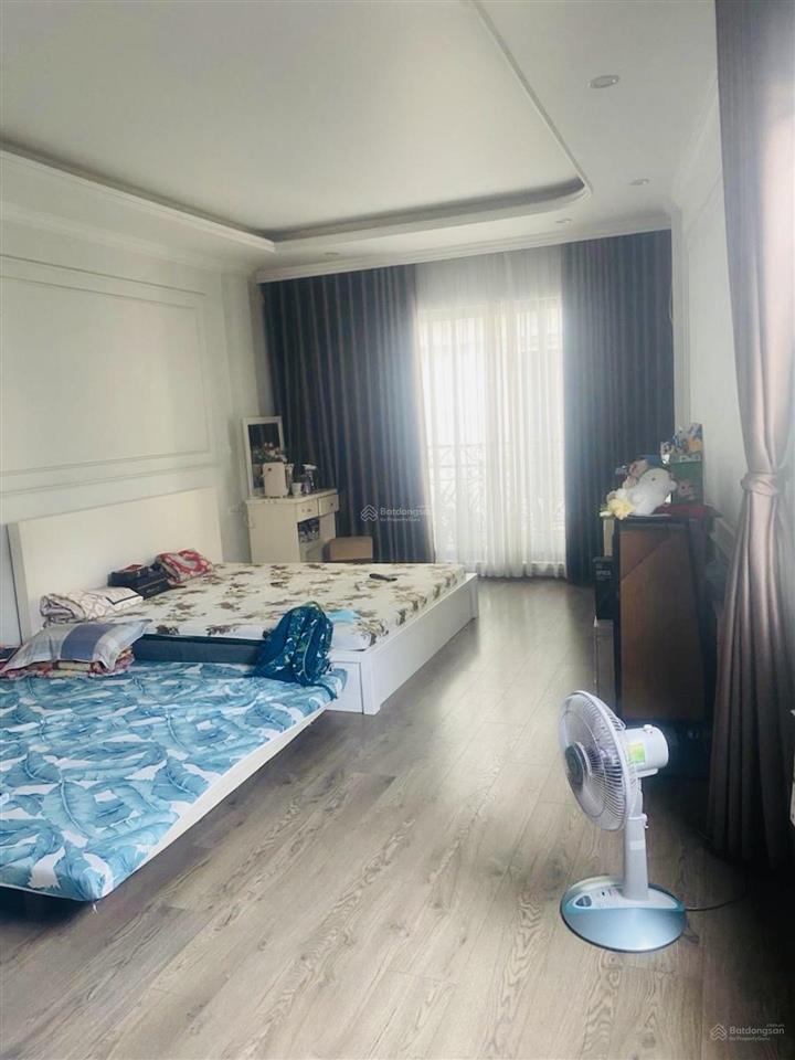 Nhà tôn đức thắng lô góc thang máy ô tô đỗ ngày đêm 8 tầng